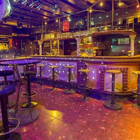 Party Hotel Taverne オーバータウエルン エクステリア 写真