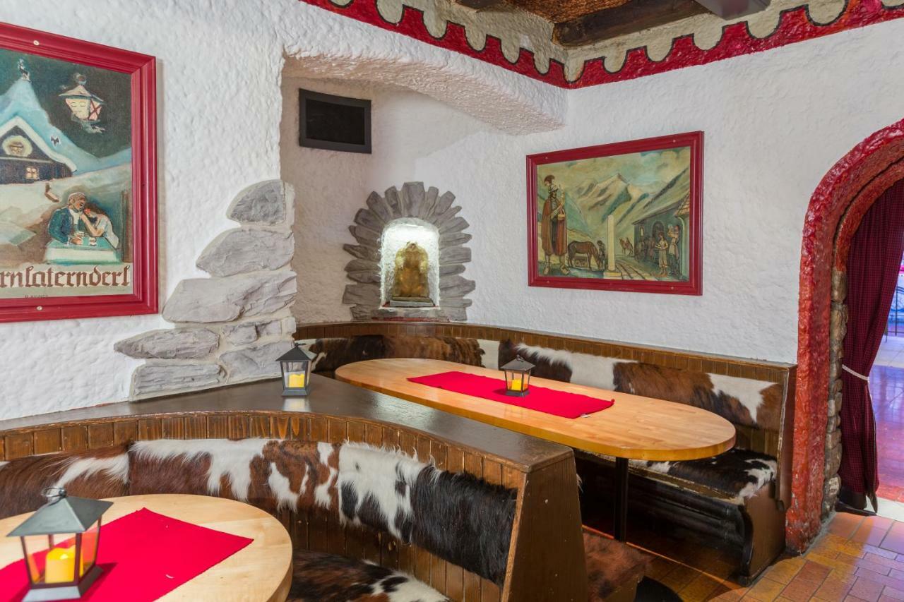 Party Hotel Taverne オーバータウエルン エクステリア 写真