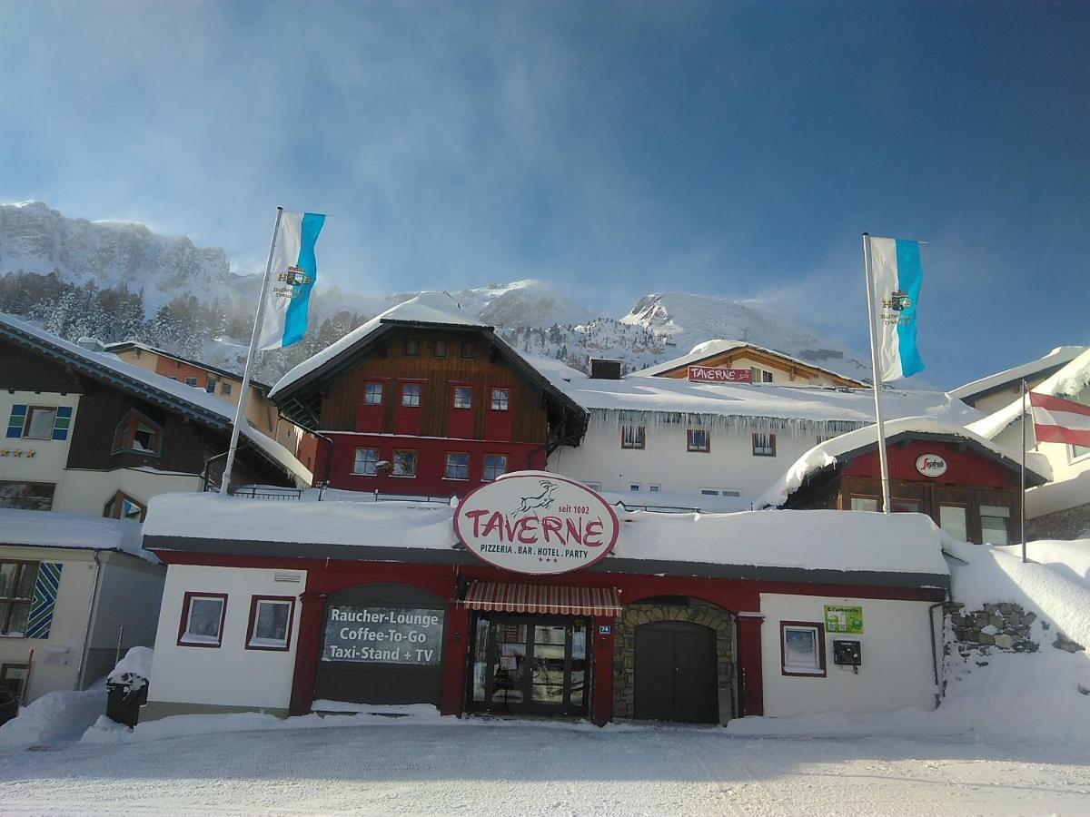Party Hotel Taverne オーバータウエルン エクステリア 写真